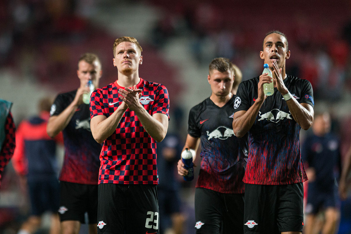 包含勒沃库森训练开放日，清晨临场应变引欢呼，NBA总决赛在即，身体对抗强度拉满的词条九游娱乐专区