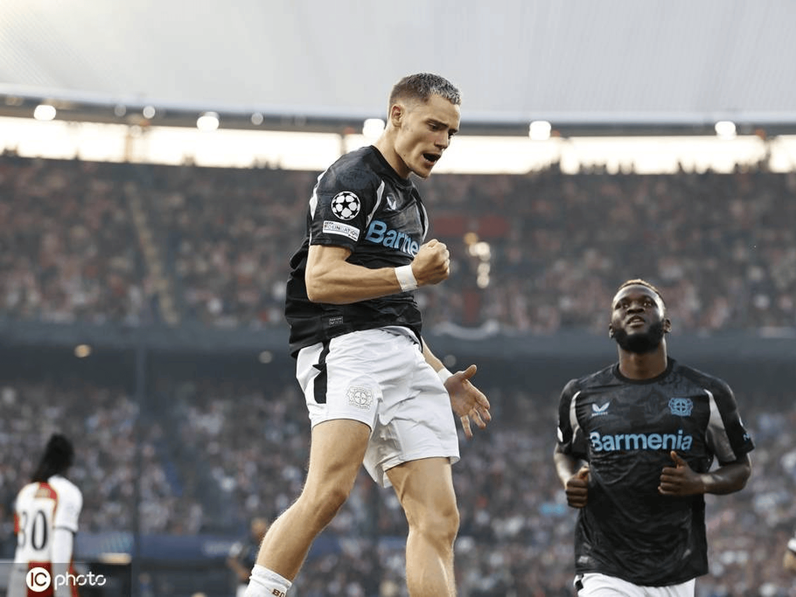 包含费耶诺德迎欧冠关键赛，赛前内部沟通，底气十足，年轻球员得到机会的词条JIUYOU GAME